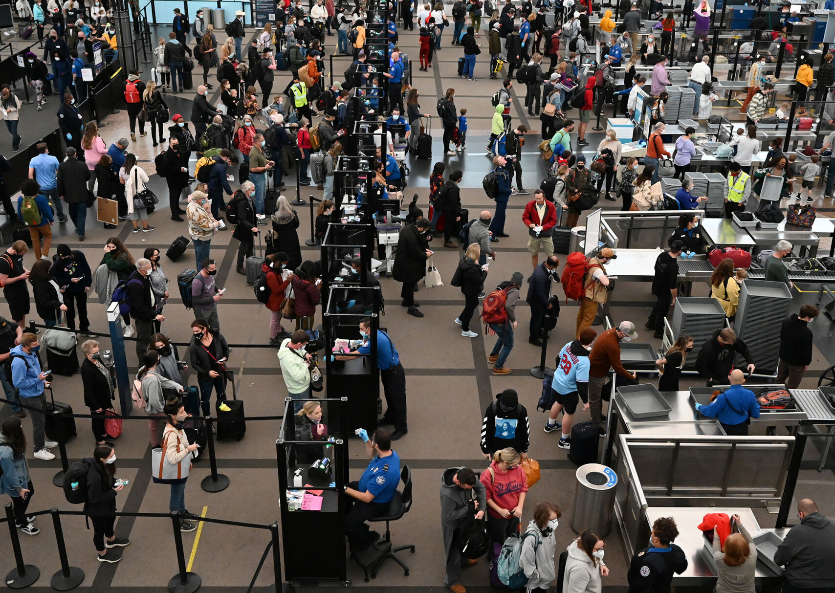 Thanksgiving travelers **This image is for use with this specific article only**